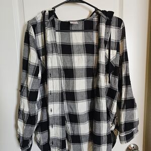 No Boundaries Black and White Plaid Button Down Shirt